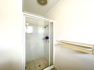 9 Vicki Parade, Torquay