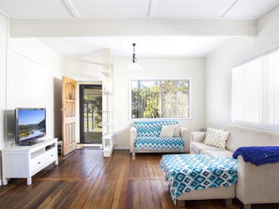 52 McDonald Parade, Burrill Lake