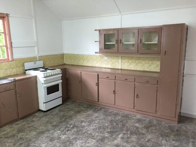 1366 Logan Road, Mount Gravatt East