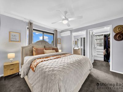 8 Ferry Place, Logan Village