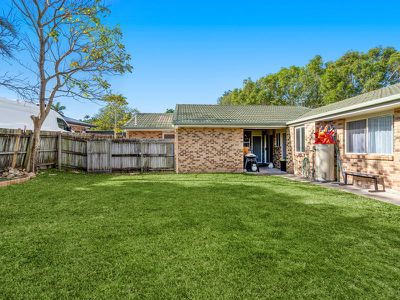 39 James Cook Drive, Sippy Downs