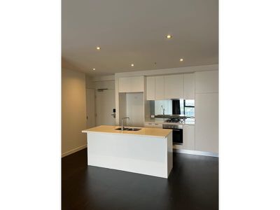 3205 / 250 City Road, Southbank