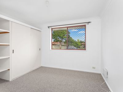 12 Smiths Close, Forster
