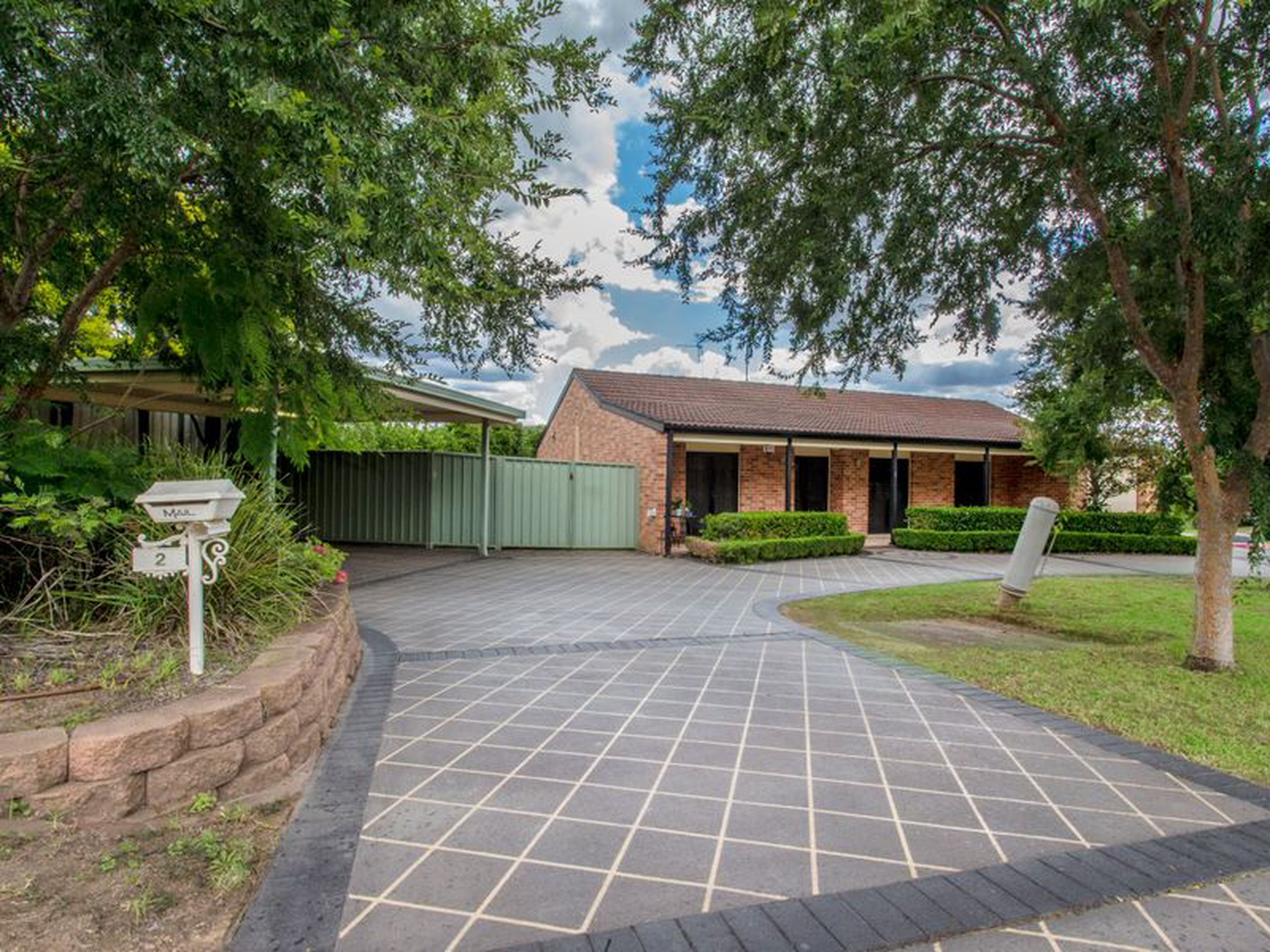 2 Kenneth Slessor Drive, GLENMORE PARK