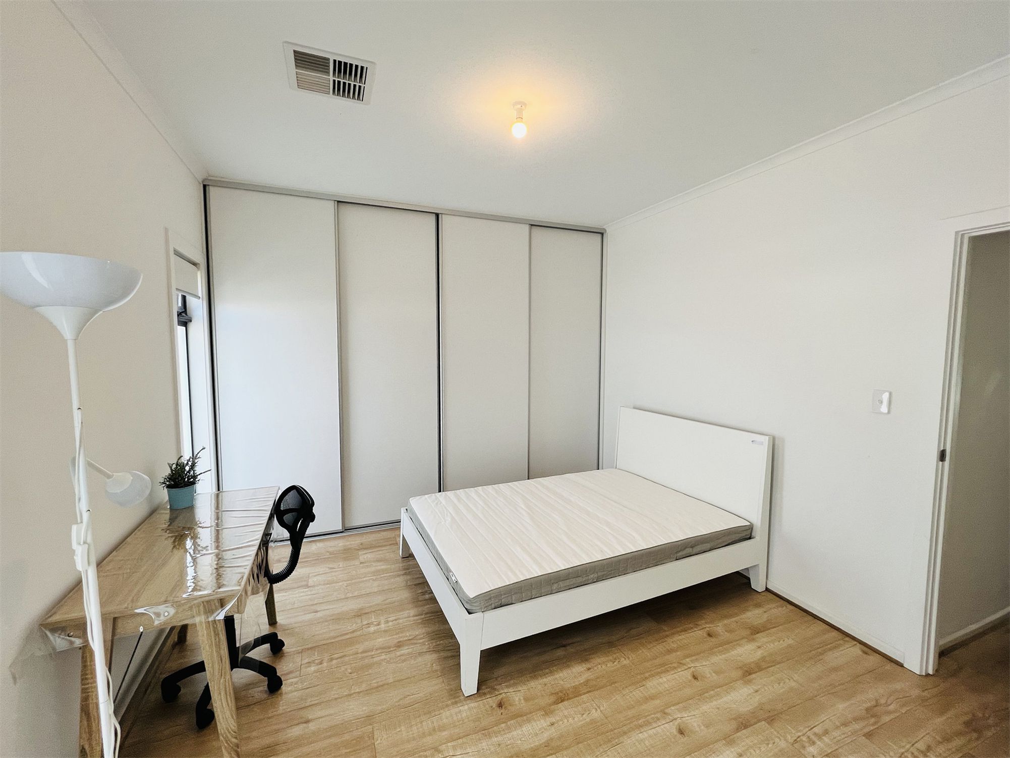 15 / 13-15 Piccadilly Crescent, Campbelltown