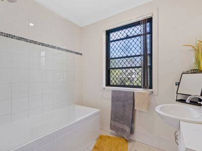 1 / 16 Seashell Avenue, Coomera