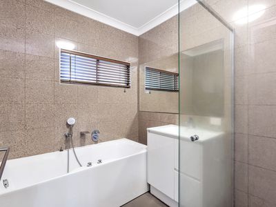 4 Harper Close, Manunda