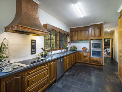 396 Black Forest Drive, Macedon