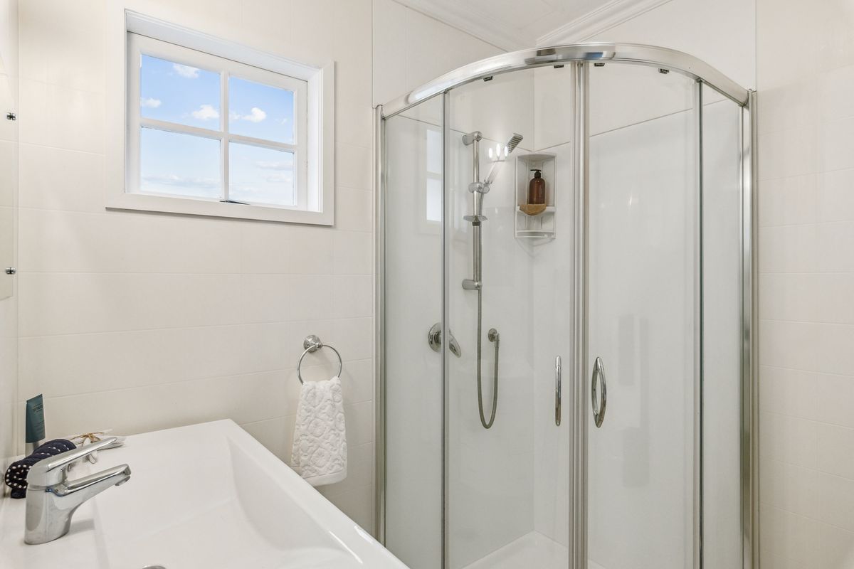 12 Hicks Crescent, Waikanae Beach