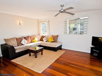 13 Gibbs Street, Urangan