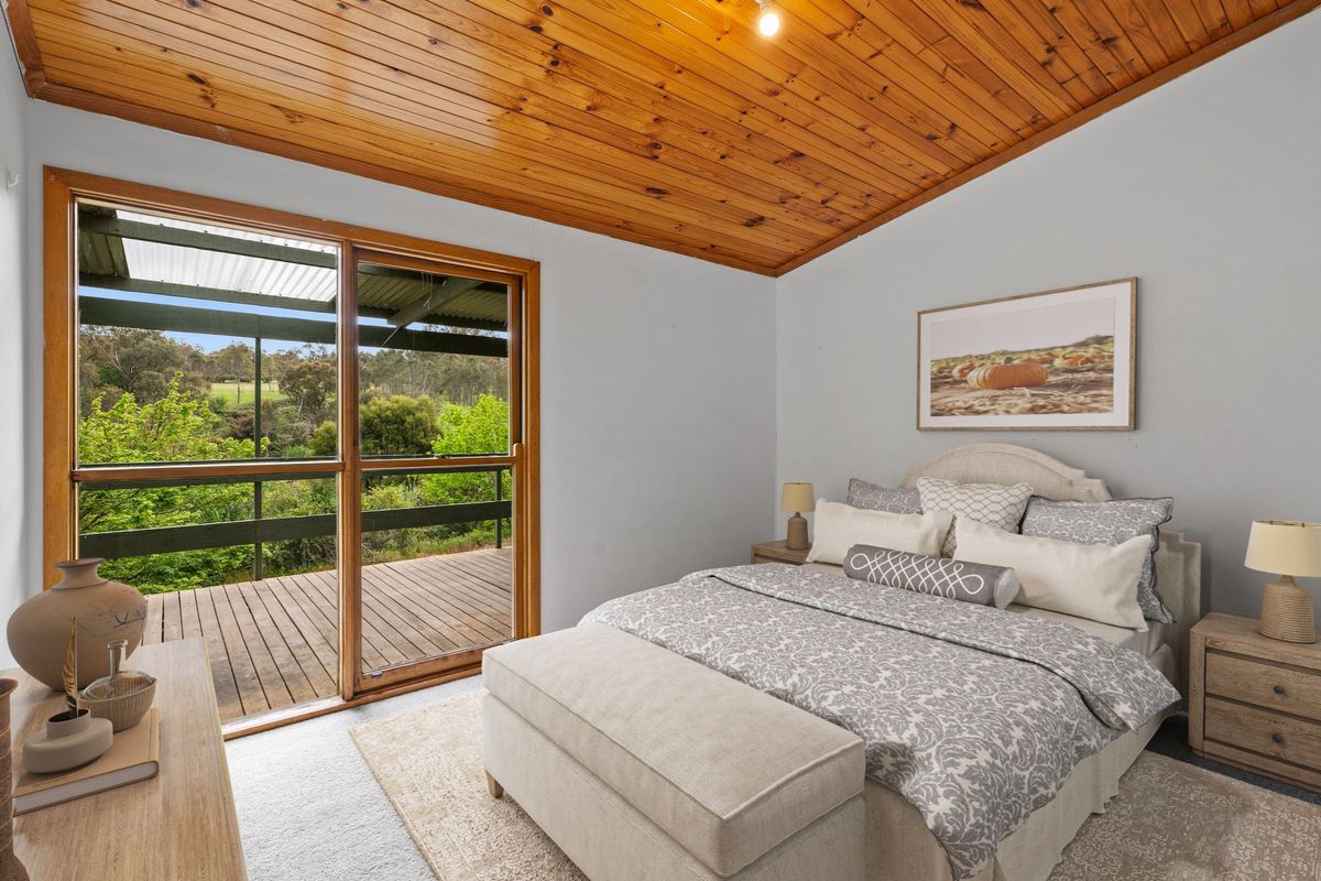 560 Old Tolmie Road, Mansfield