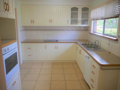 98-100 Moore Street, Kingaroy