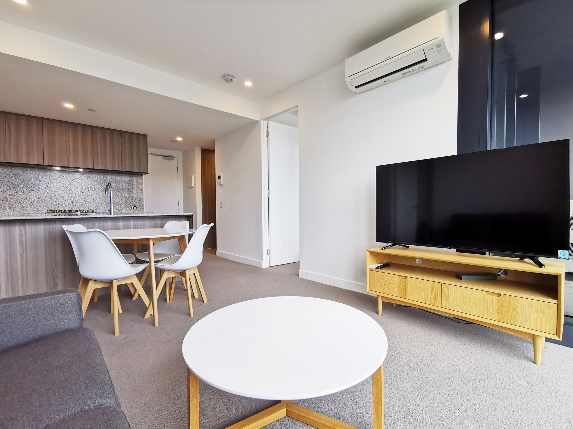 911 / 160 Victoria Street, Carlton