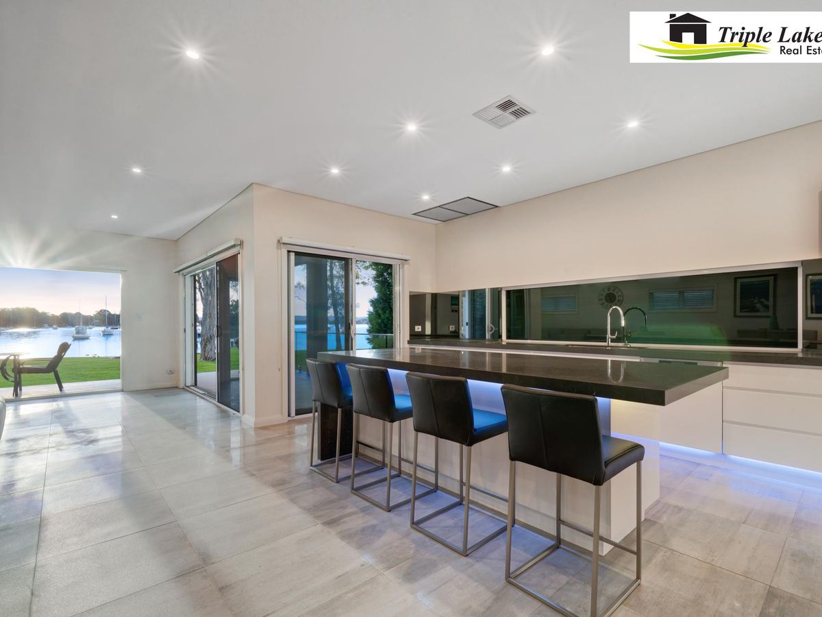 12 Gordon Avenue, Summerland Point