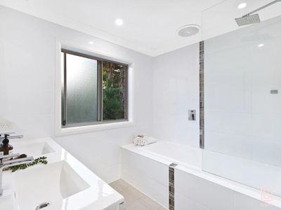 5 Bluewave Crescent, Forresters Beach