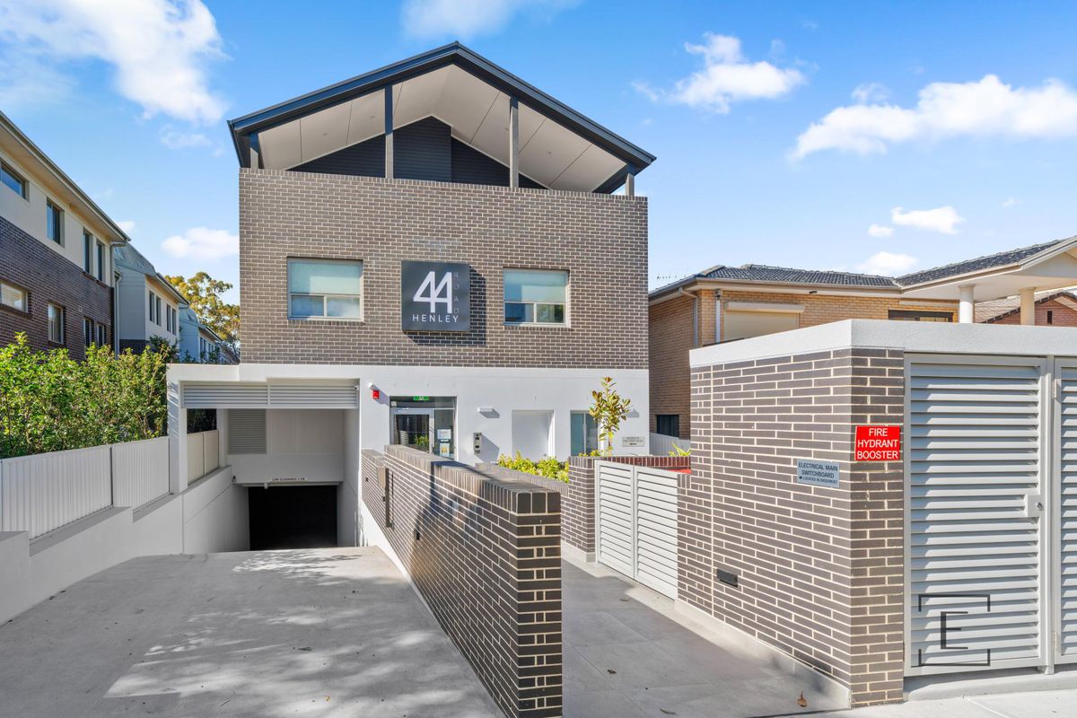 44 Henley Road, Homebush West