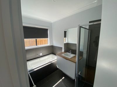 4 Shrubs Road, Mambourin