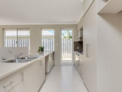 4 Surf Street, Yanchep