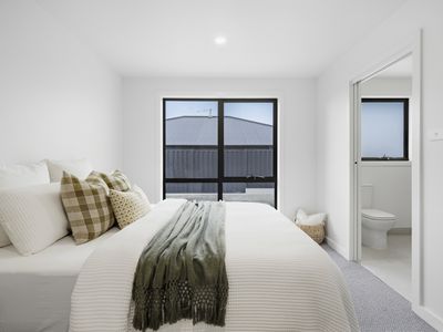 2 / 20 Thorne Avenue, Legana