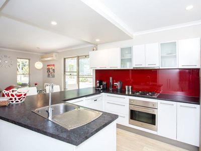 2 / 11 Doonella Street, Tewantin