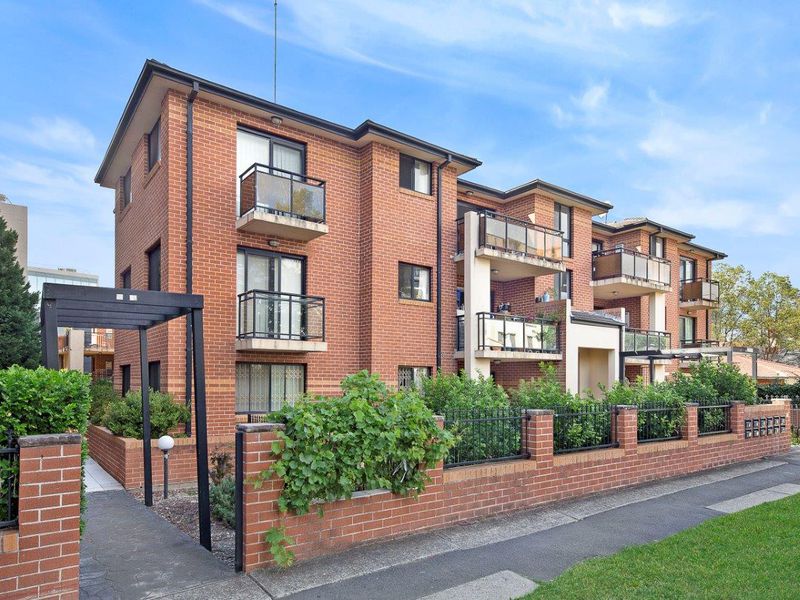 17 / 16 Park Road, Auburn