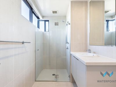 3 / 2 Bay Drive Meadowbank, Meadowbank