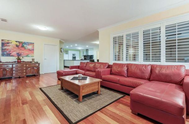 14 Peregrine Road, Oaklands Junction