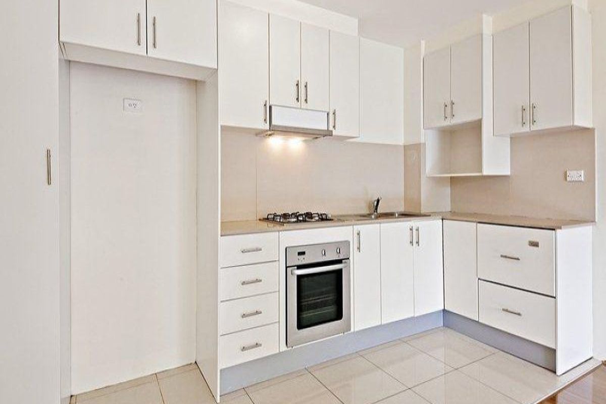 13 / 2 Tavistock Road, Homebush West
