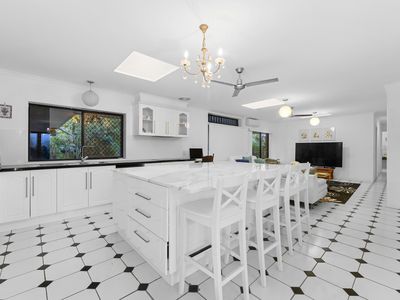 155 Mount Ommaney Drive, Jindalee