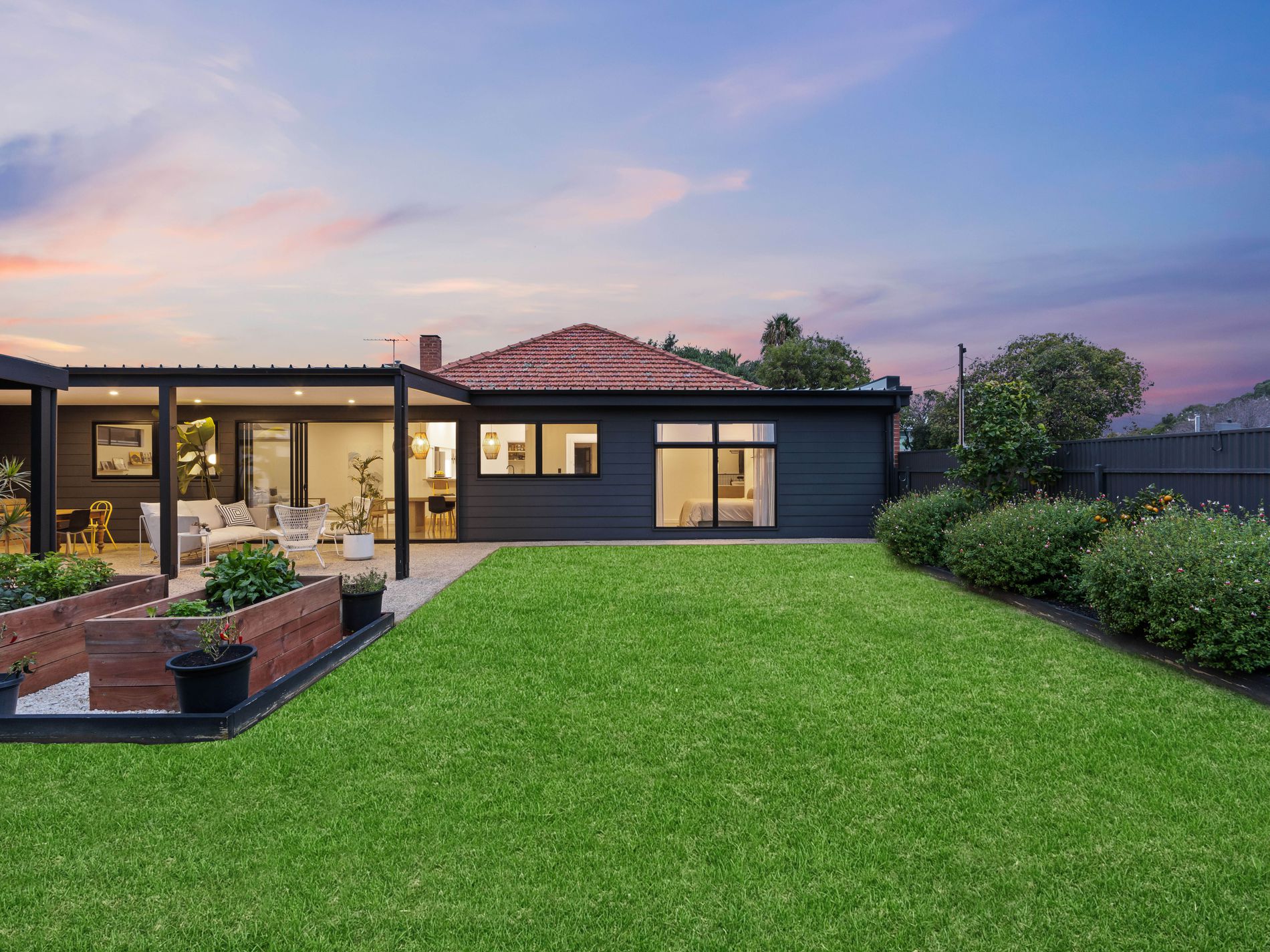 2 Warwick Avenue, North Brighton