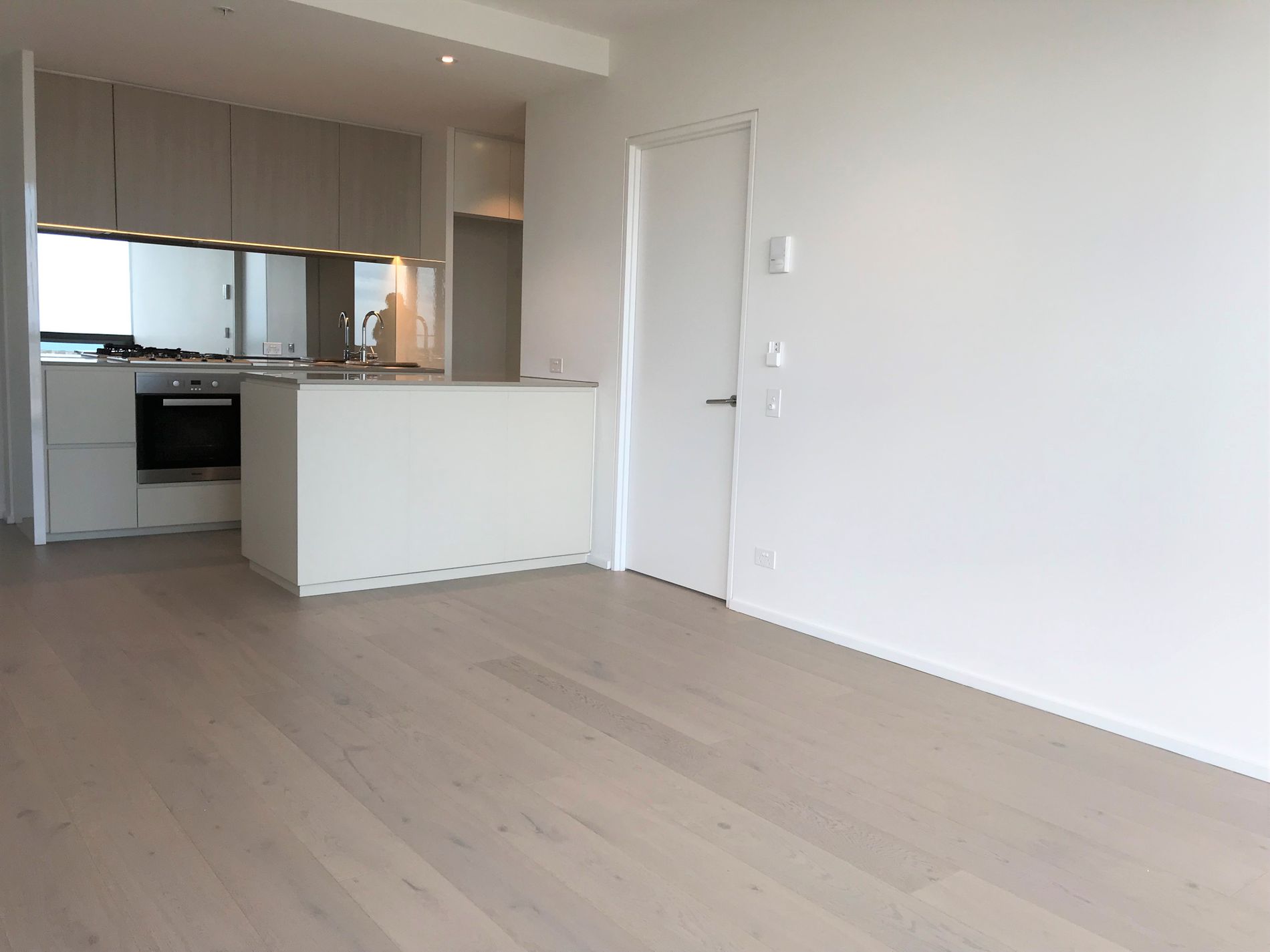 2508N / 883 Collins Street, Docklands