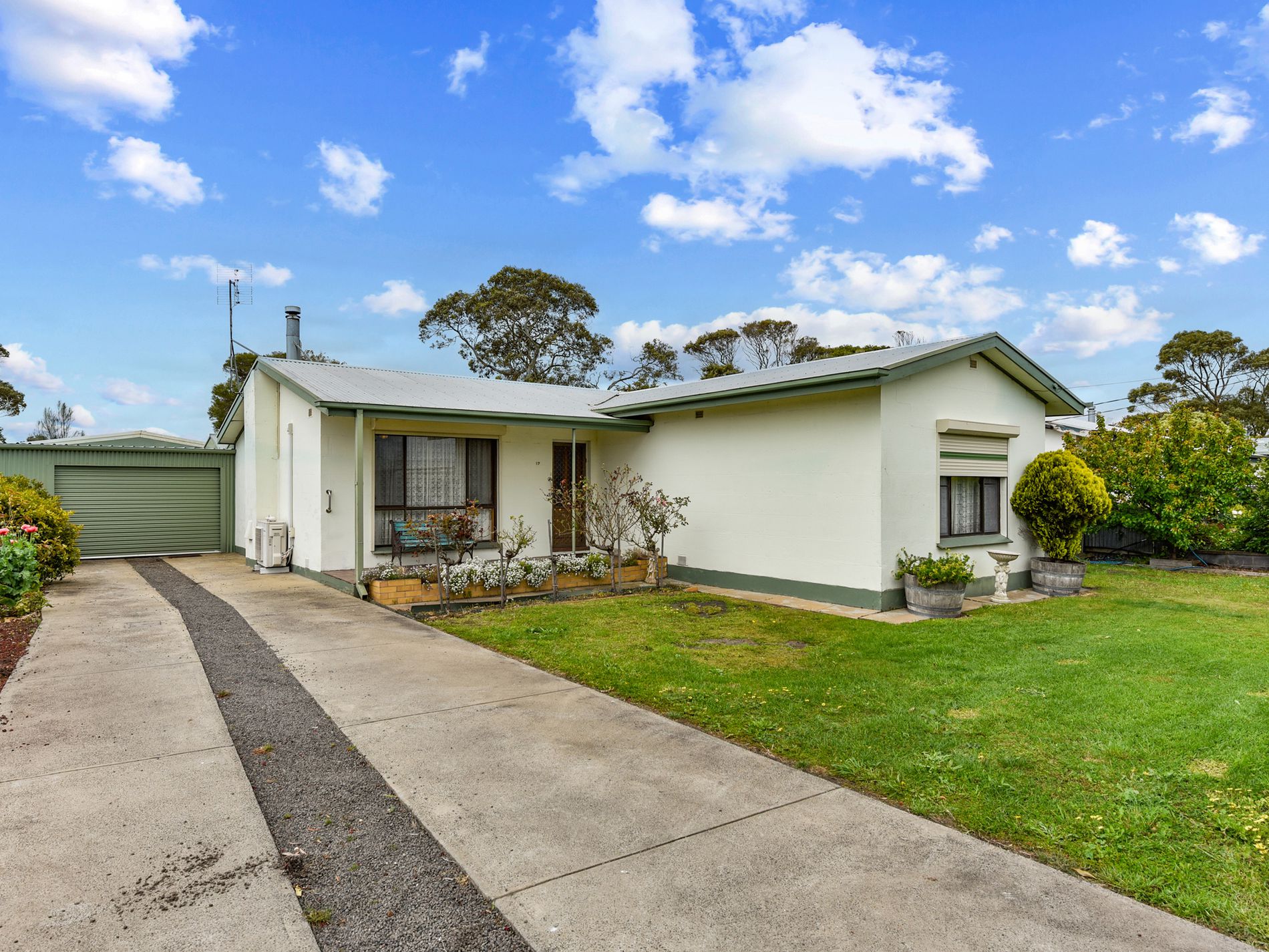 17 Bowering Street, Millicent