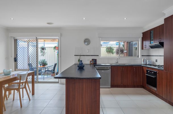 17 Garonne Circuit, Roxburgh Park