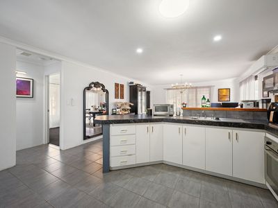 6 Fernie Court, Brookdale