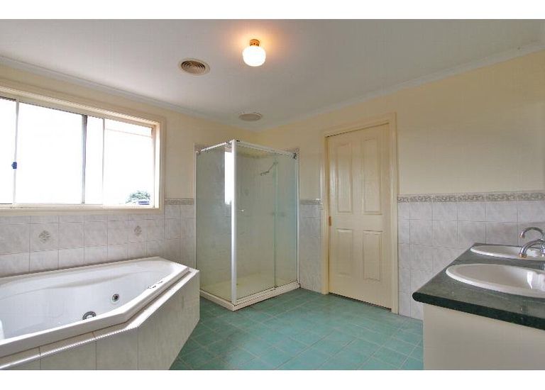 Oakleigh South
