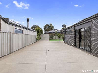 8 Magpie Street, Brookfield