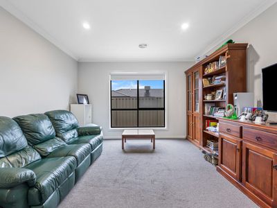 50 Goldfinch Road, Winter Valley