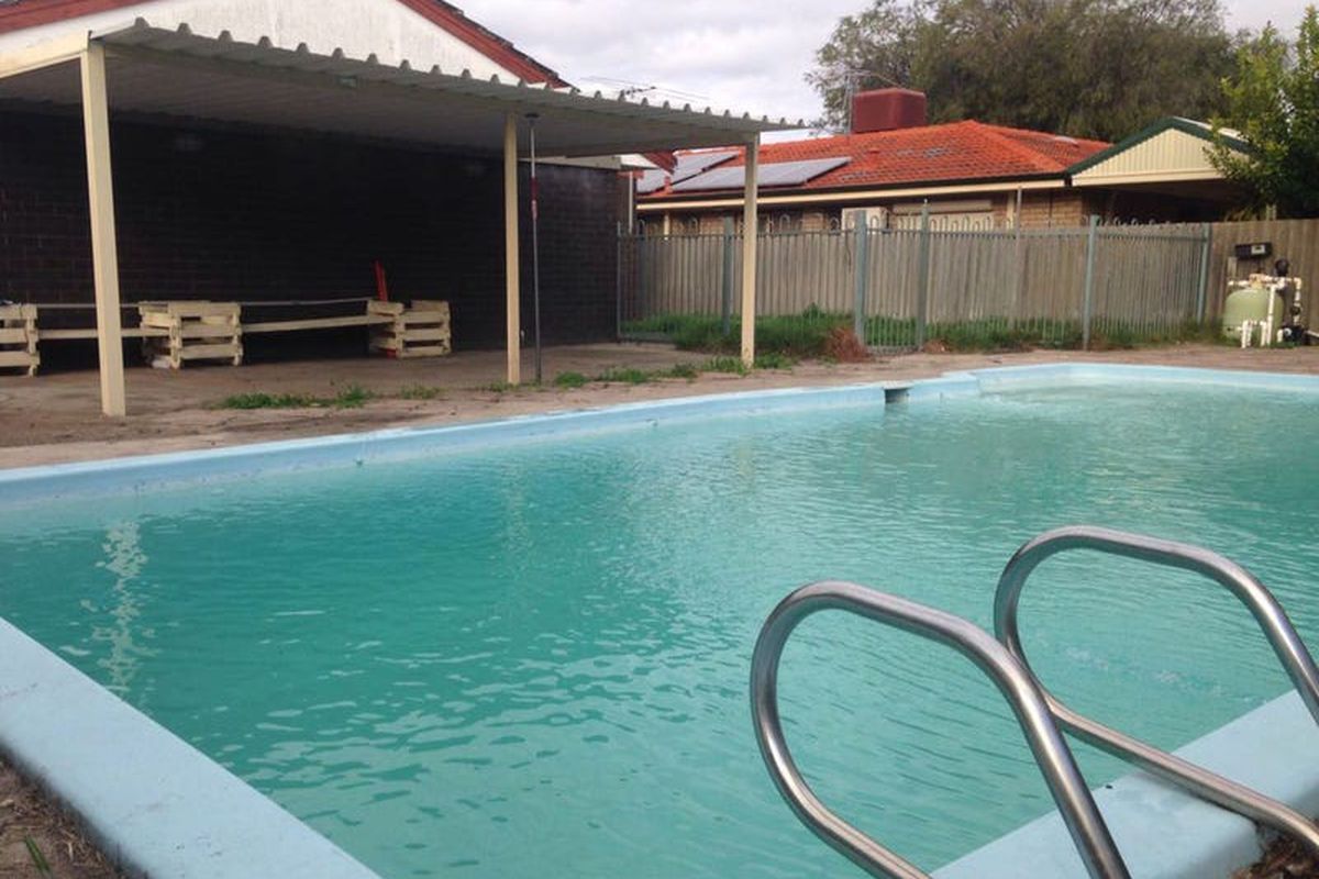 545 High Road, Parkwood