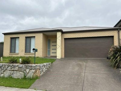 240 Casey Fields Boulevard, Cranbourne East