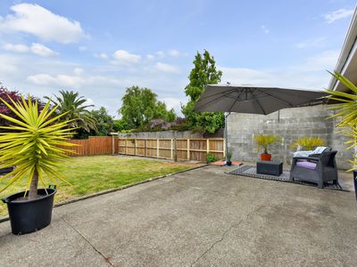 1 / 1 Windlesham Place, Wakefield