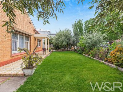 18 Hampton Street, Brooklyn Park