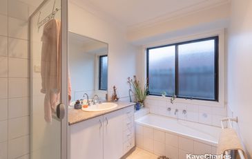 3 Castle Court, Beaconsfield
