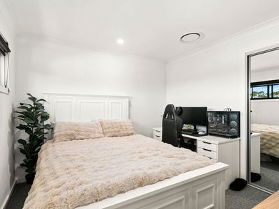 3 / 8 Fraser Crescent, Albion Park