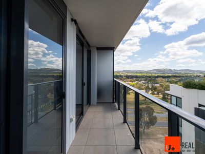 711 / 90 Swain St, Gungahlin