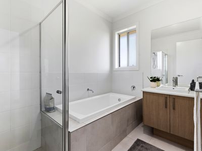 11 Francesca Boulevard, Munno Para West