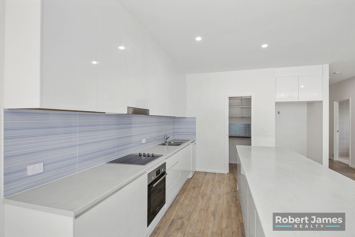 2 / 8 Doonella Street, Tewantin