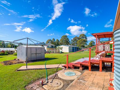 24 Petrel Avenue, River Heads