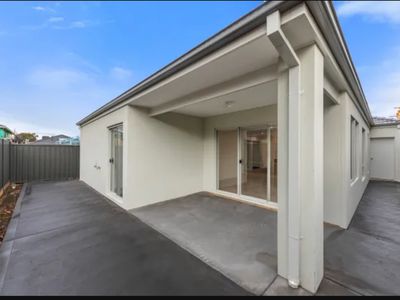 21 Mocha Gr, Clyde North