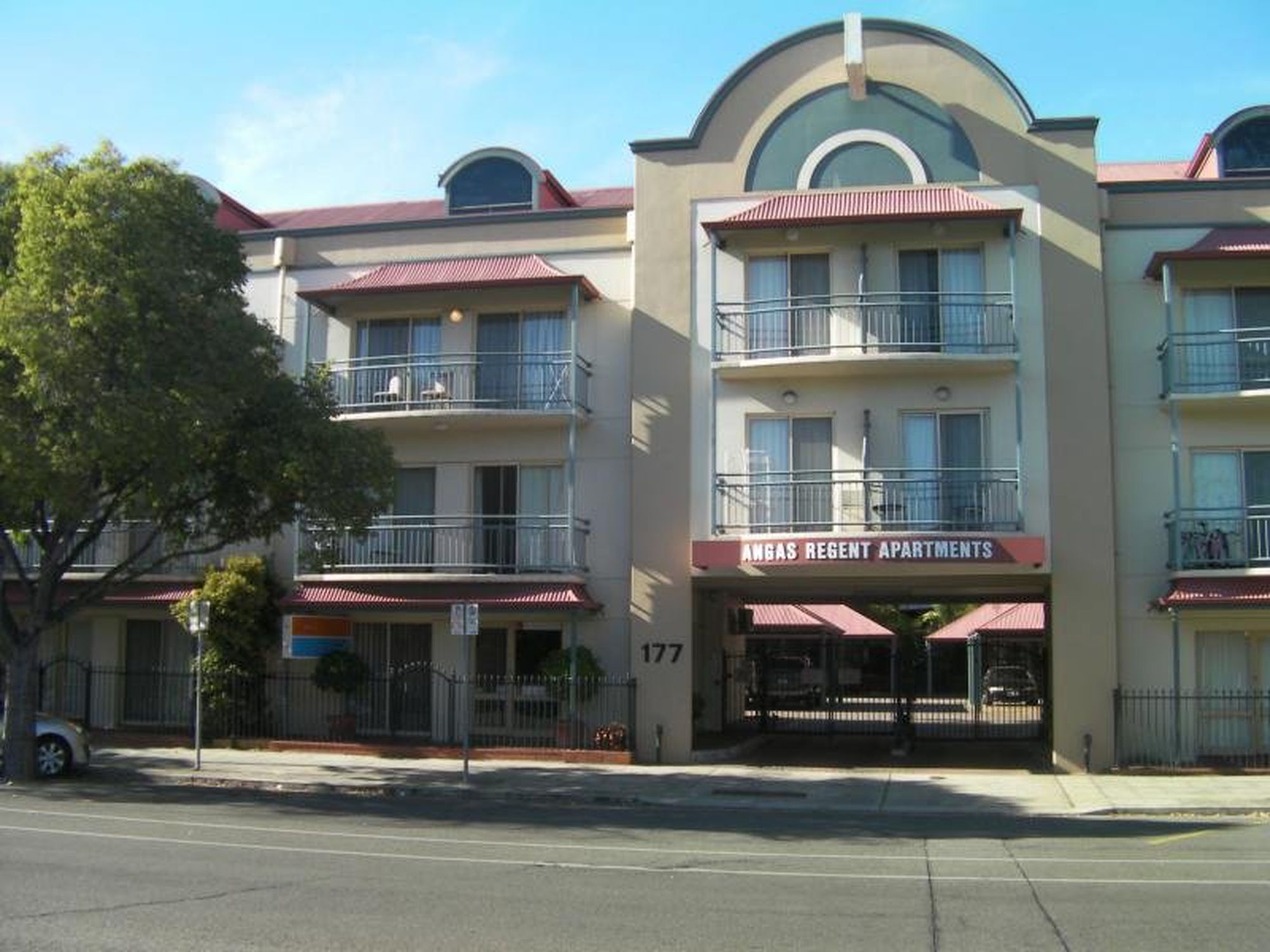 1 / 177 Angas Street, Adelaide