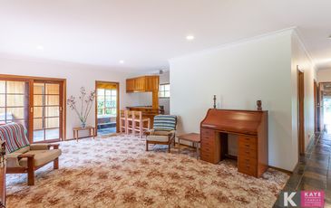 24 Sugarloaf Road, Beaconsfield Upper